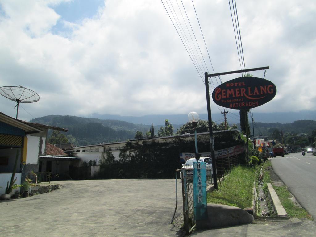 Hotel Cemerlang Distrikt Baturaden Exterior foto